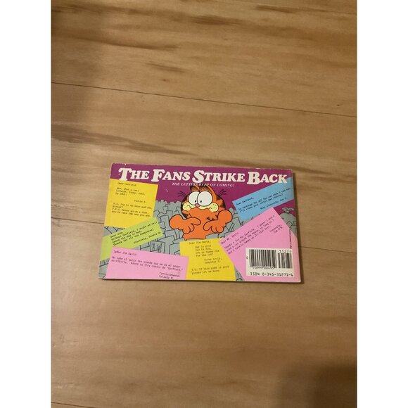 Garfield Tips The Scales By Jim Davis Paperback - Picture 3 of 3